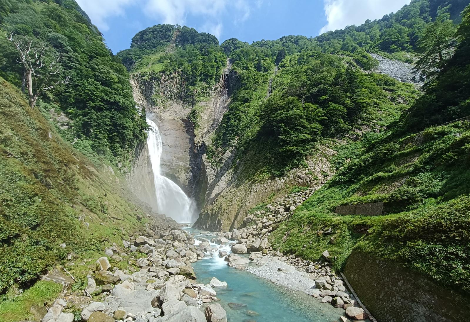 圧巻の迫力！落差日本一の「称名滝」-0