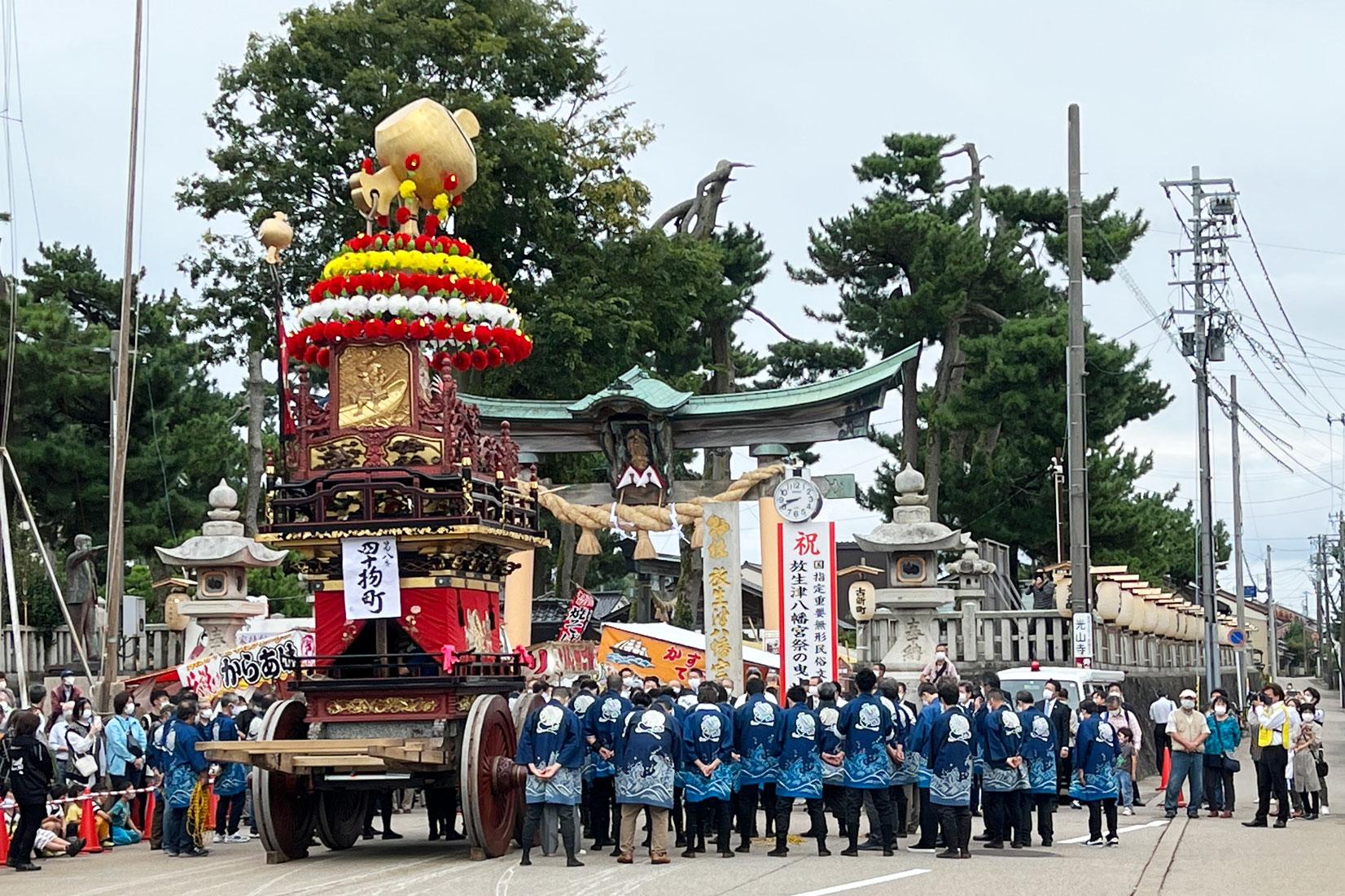 放生津八幡宮での出発式-0