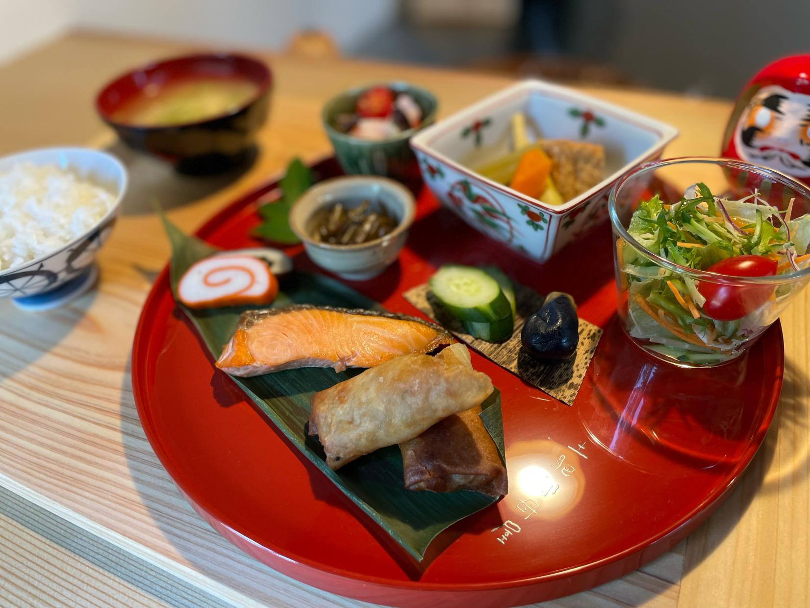 地元の"おかん"たちが作った地域ならではの料理たち-0