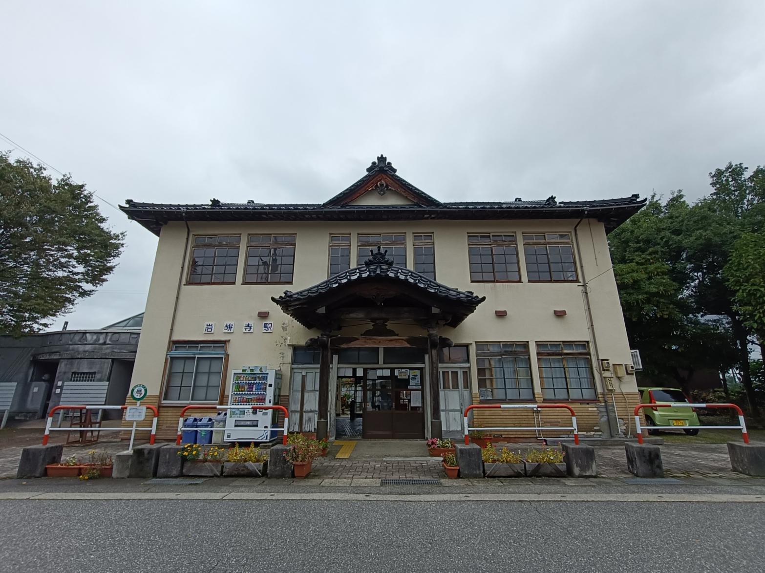 まるでタイムスリップ！昔がそのまま「岩峅寺駅」-0