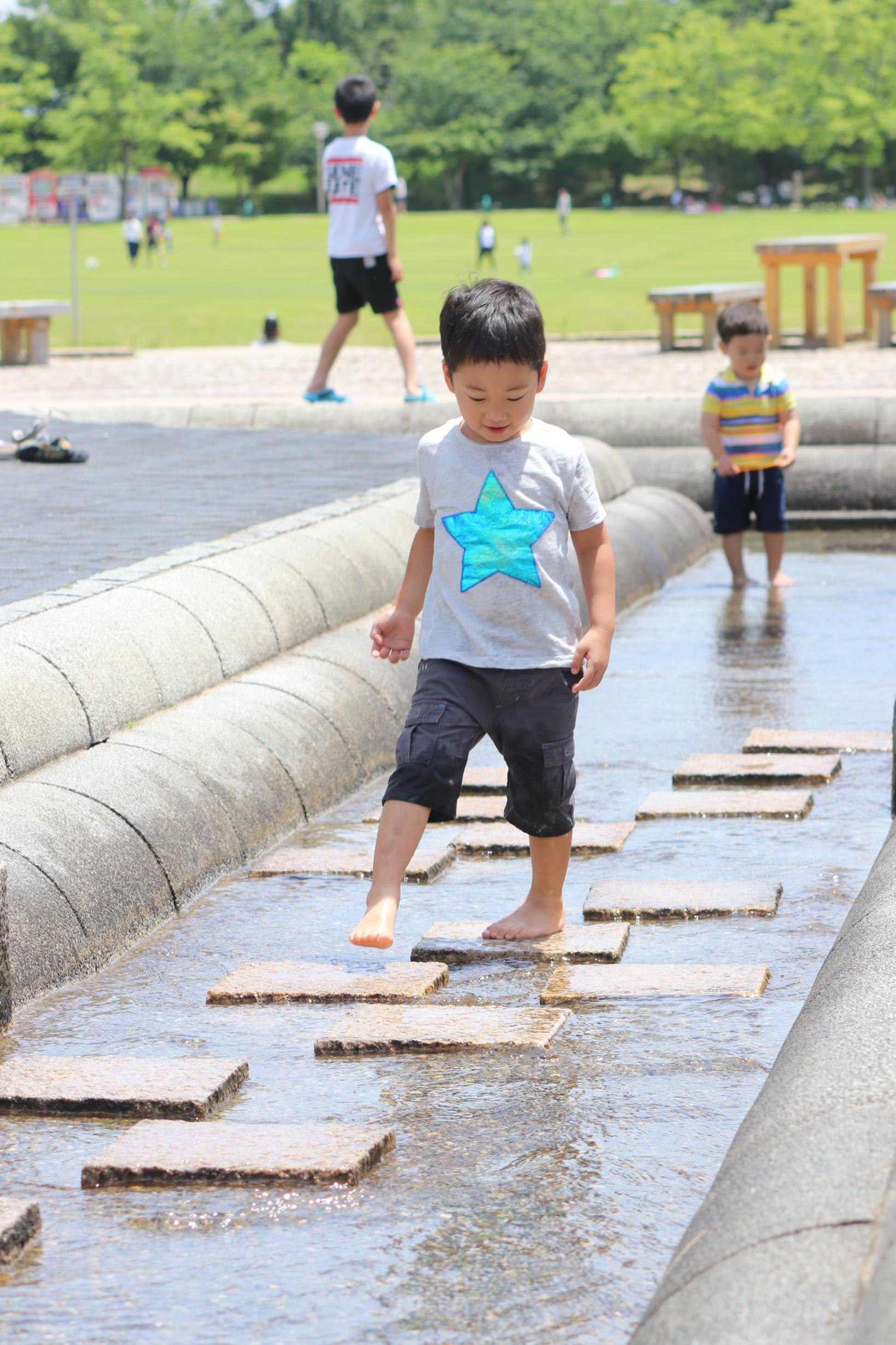 夏は水遊びも！-0