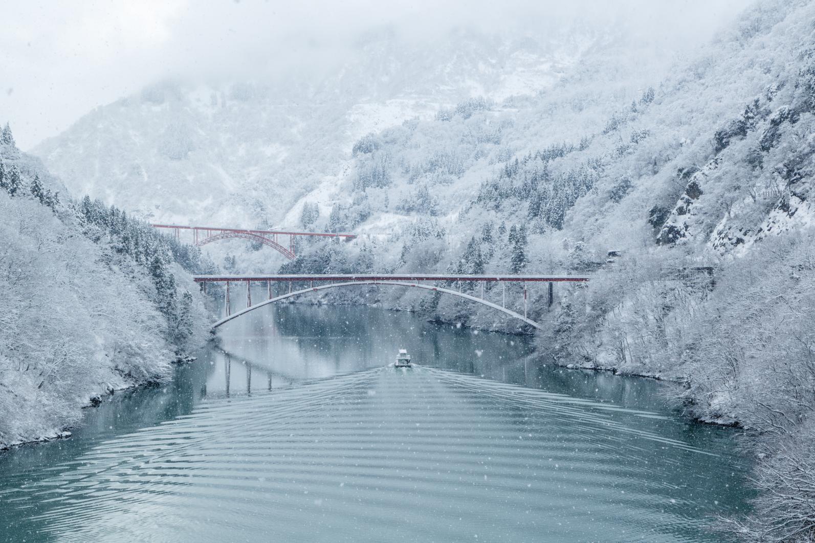 庄川峡遊覧船