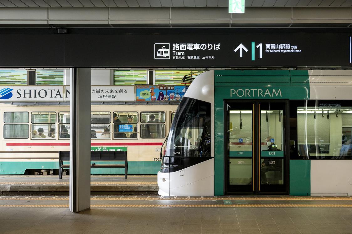 富山駅