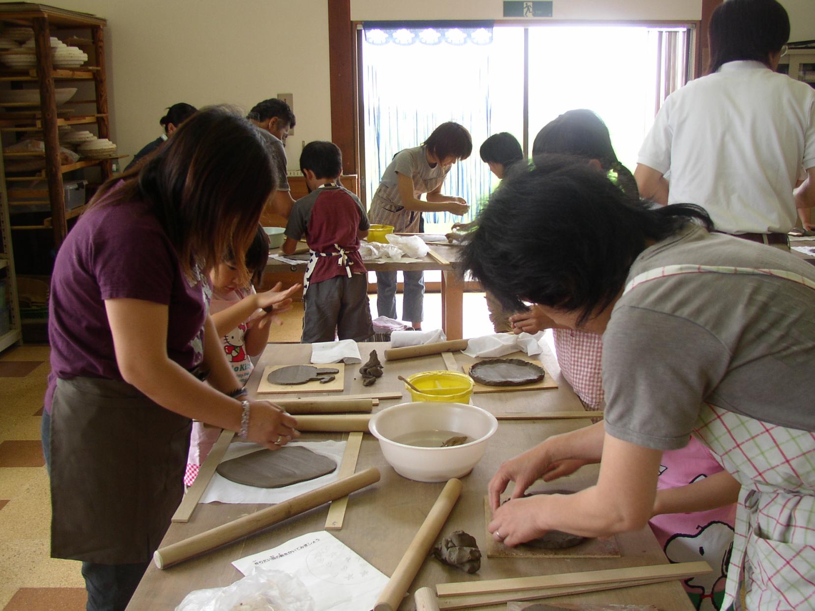 Handmaking experience at the Etchu-sue-no-sato Tounoukan-0
