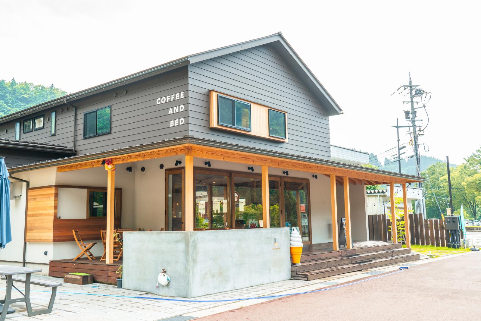 Locomotion Coffee and Bed: Guest House Near Tateyama Station-0