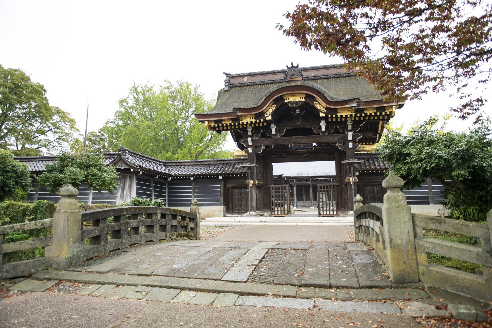 国宝　勝興寺-1