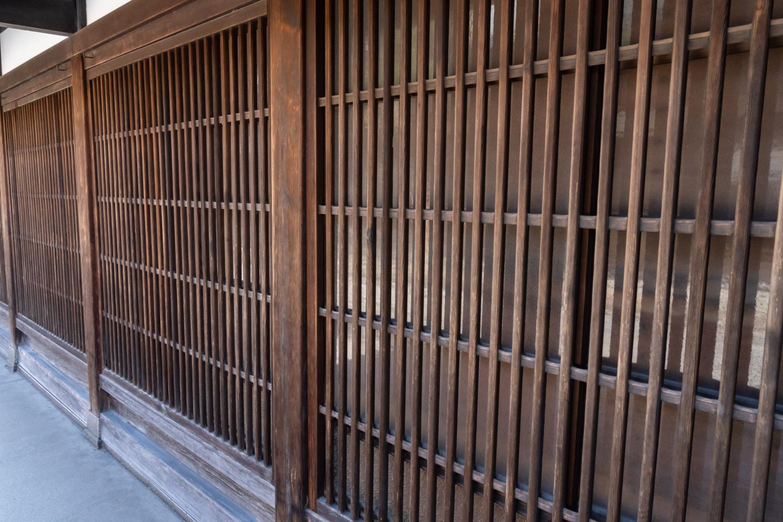 A Thousand-latticed Houses in Kanayamachi, a 20-minute walk from Takaoka Station-1