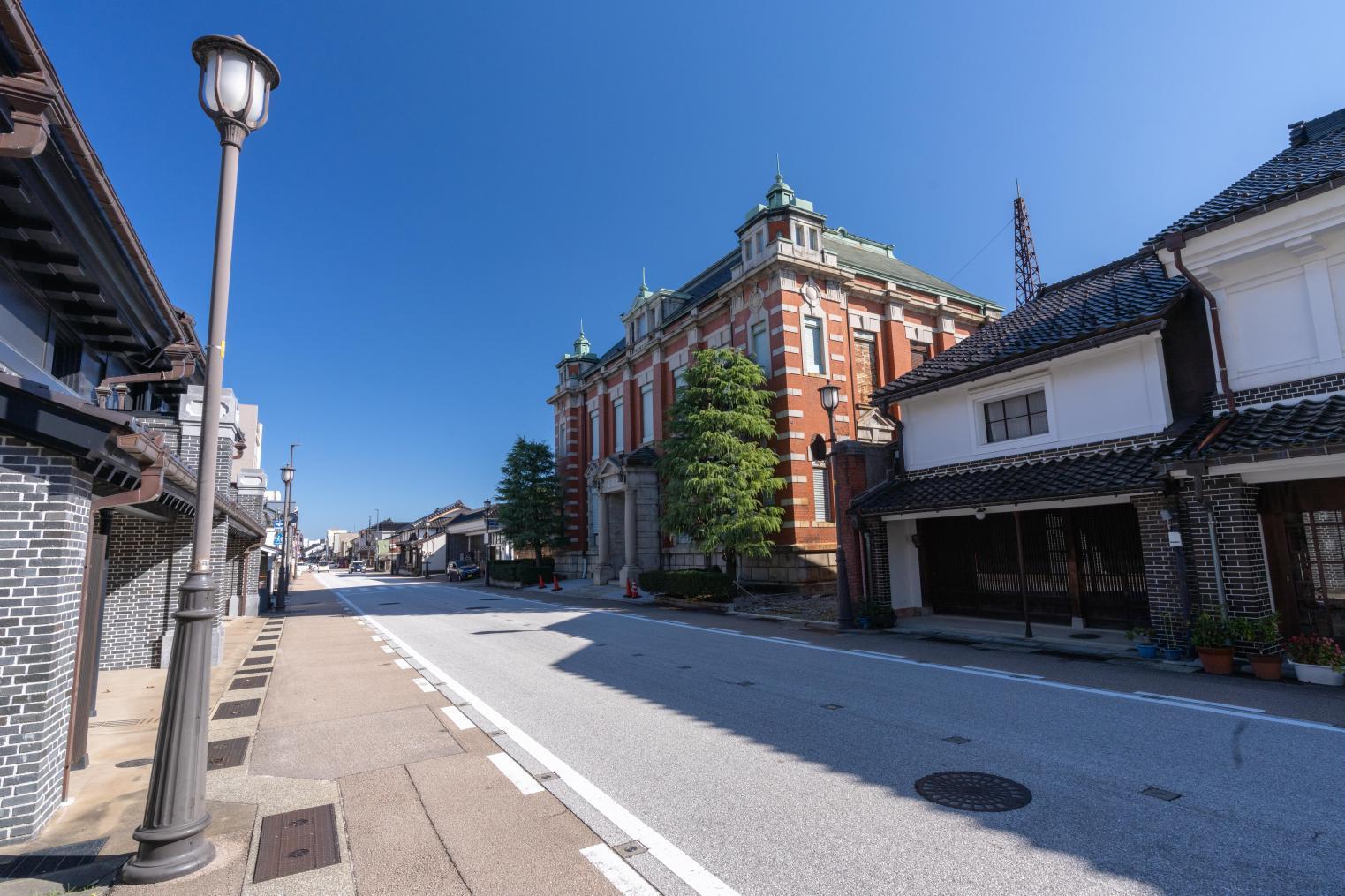 'Yamachosuji', a streetscape of classic storehouses, a 10-minute walk from Takaoka Station-0