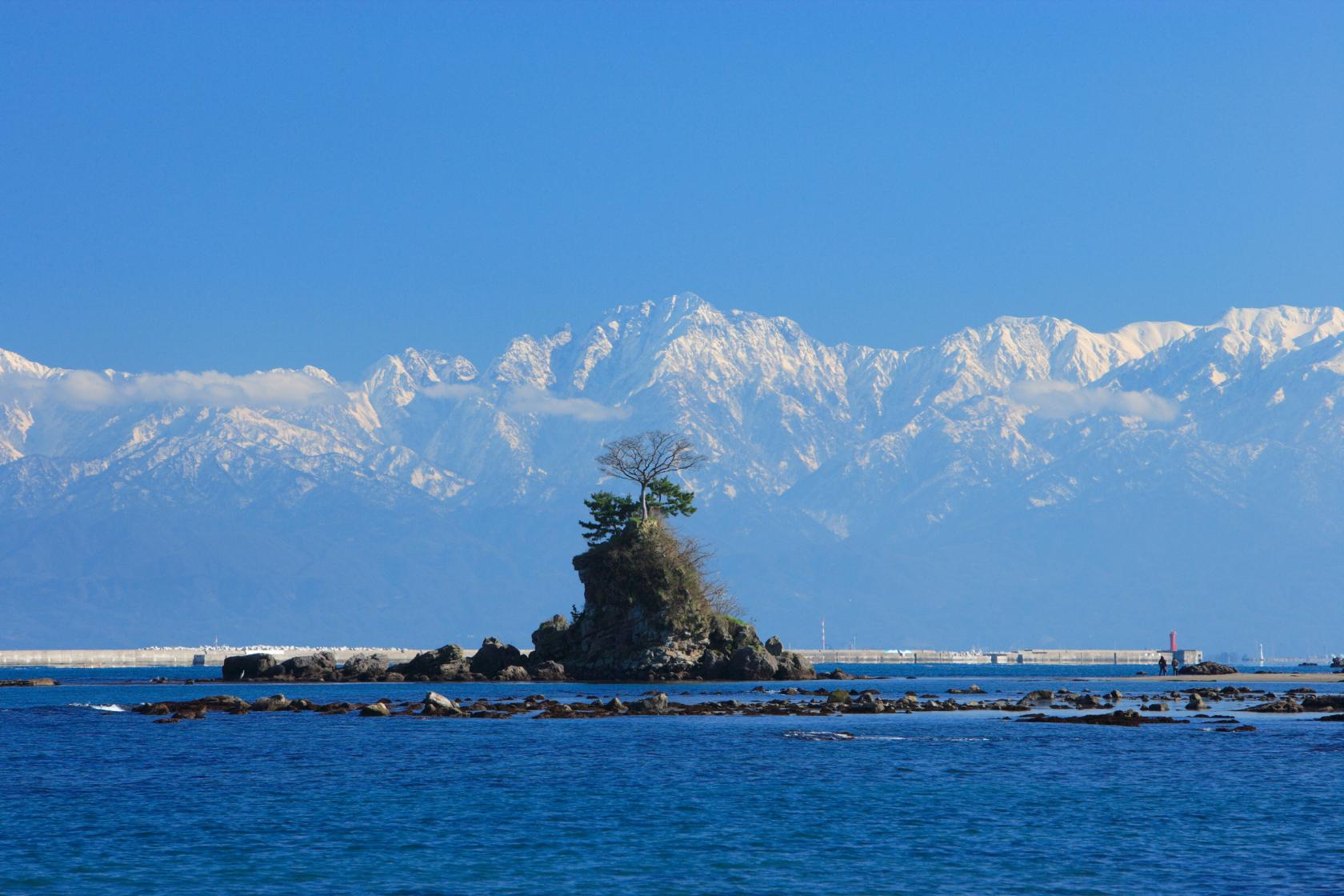 北アルプスと富山湾に囲まれた自然豊かな場所-0