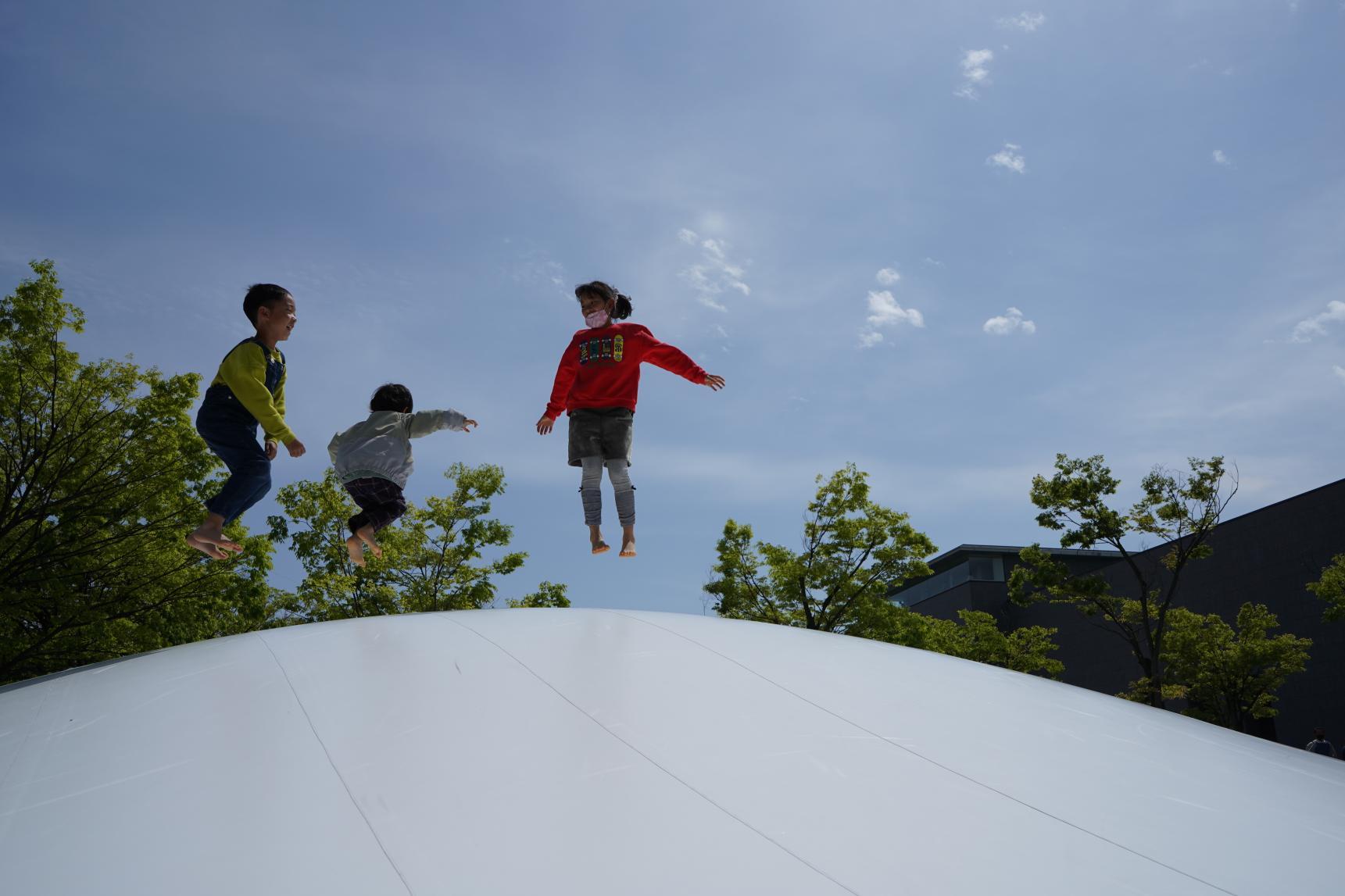 魅力⑦　遊樂器材豐富多元的「礪波鬱金香公園」-6