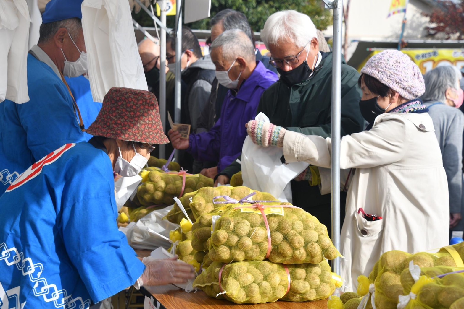 大人気の里芋汁　ぜひご賞味あれ。